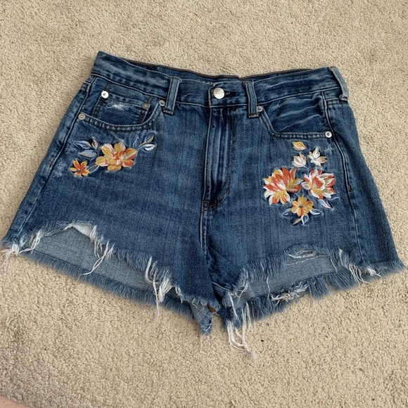 American Eagle Outfitters Pants - American Eagle Outfitters Embroidered Mom Shorts 6